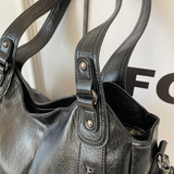 Close-up van Savannah Luxe Schoudertas met Metalen Accenten
