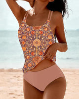 Roestkleurig badpak met oranje boho print en uitsnede – opvallende beach look