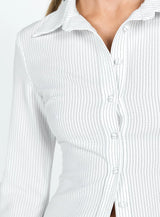 vespera pinstripe blouse pearl white close-up kraag