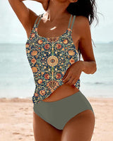 Donkergroen cut-out badpak met vintage mozaïekprint – bohemian swimwear stijl