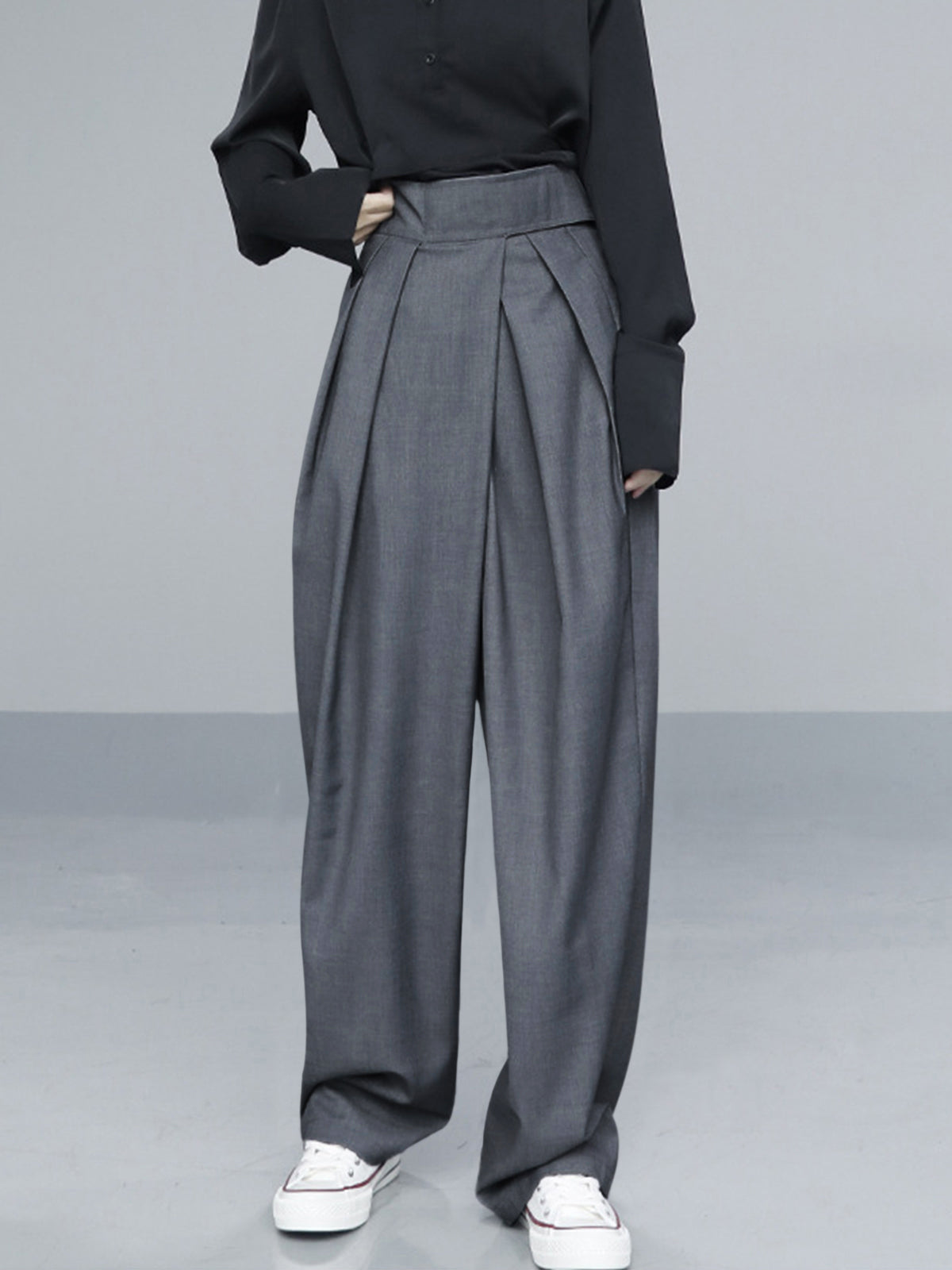 Donkergrijze Maren broek met hoge taille en velcro
