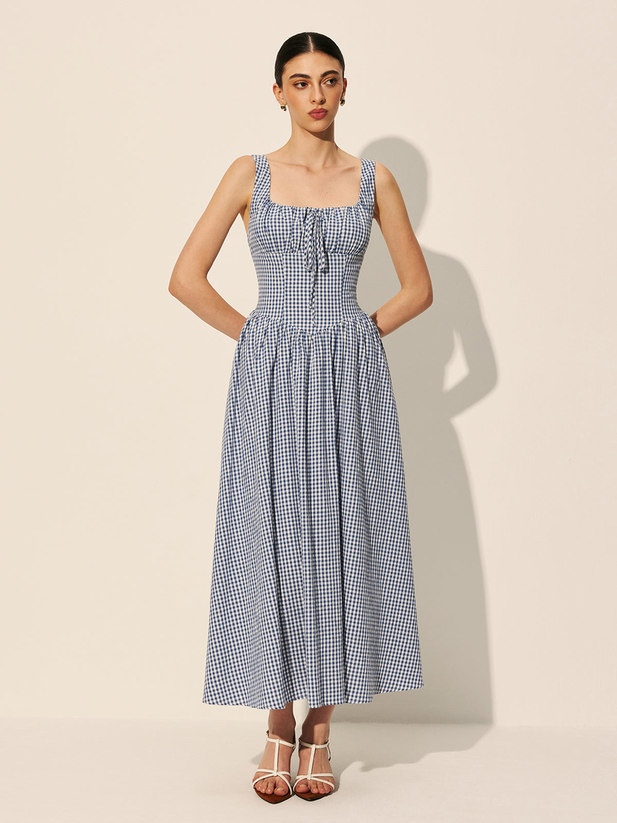 maxi katoenen jurk met strik en ruitpatroon

