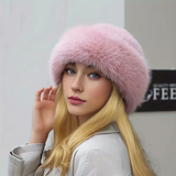 Luxe WinterCharm Hat, een zachte imitatie-nerts hoed in roze, ideaal voor koude dagen.