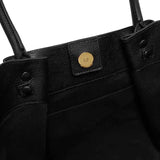 Aurora Luxe Shoulderbag in zwart leer met gouden slotdetail