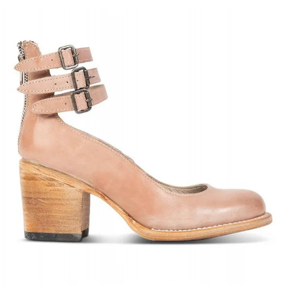 hakken in de kleur  blush met drie gespen en comfortabele hak