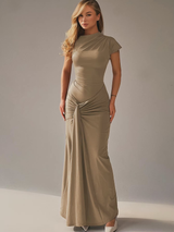 Celina Lace-Up Gown in zandkleur, perfect voor formele evenementen
