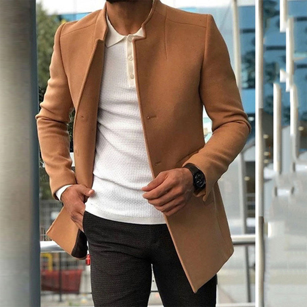 lichte zomerjas met lange mouwen en waterafstotend materiaal in khaki

