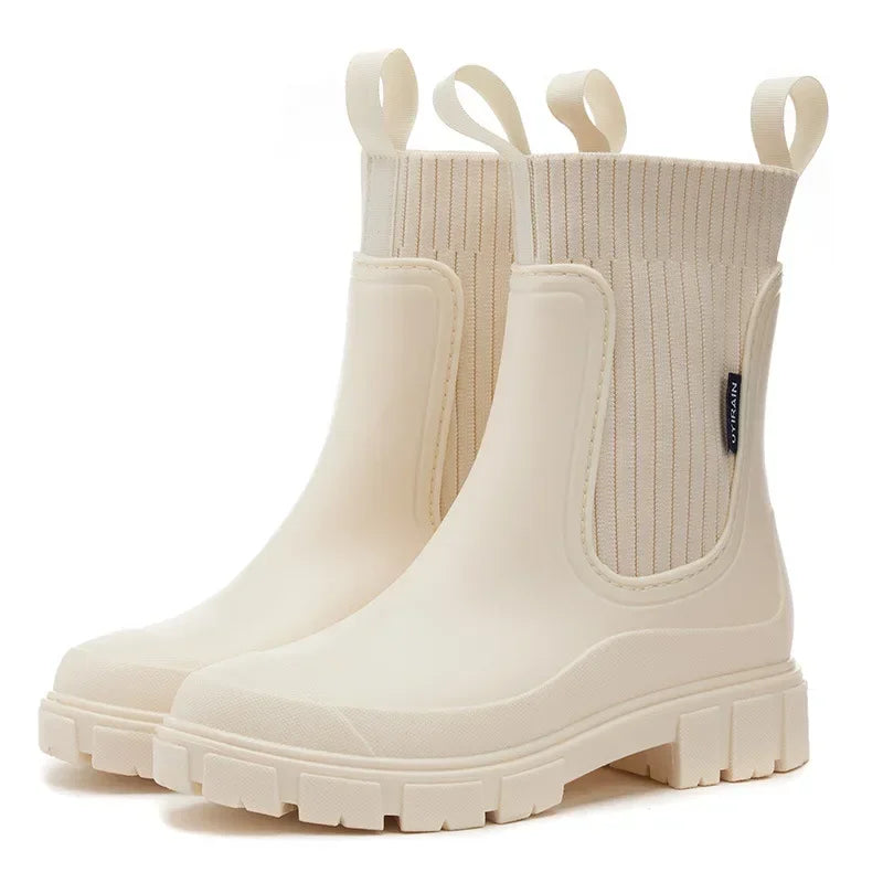 Crèmekleurige chelsea boots met gripzool voor regenachtige dagen