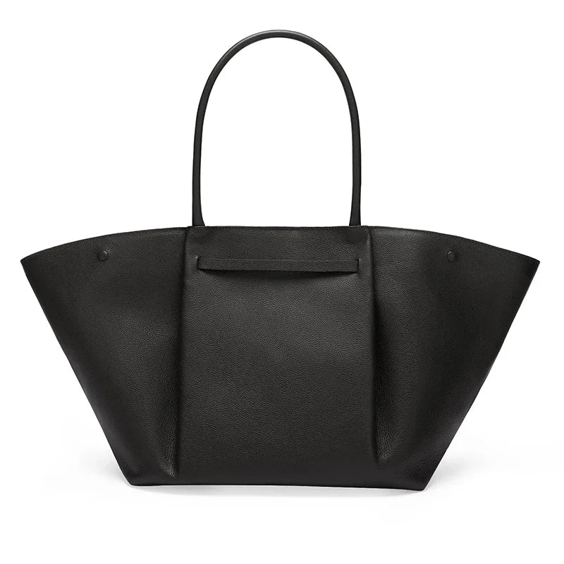 Aurora Luxe Shoulderbag in zwart leer met gouden slotdetail