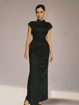 Zwarte Celina Lace-Up Gown met korte mouwen, ideaal voor gala’s
